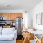Spacious 3Bedroom 1Bath In The Heart Of The Lower East Side Near Iconic Nyc Landmarks