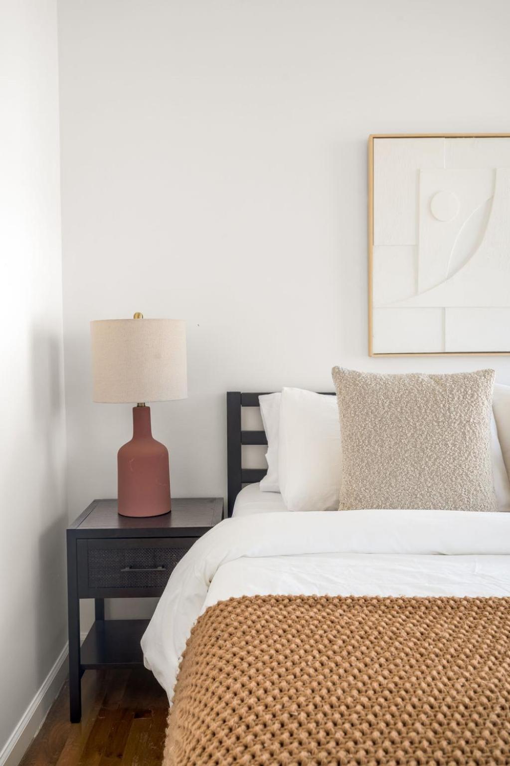 Spacious 3bedroom 1bath In The Heart Of The Lower East Side Near Iconic Nyc Landmarks *