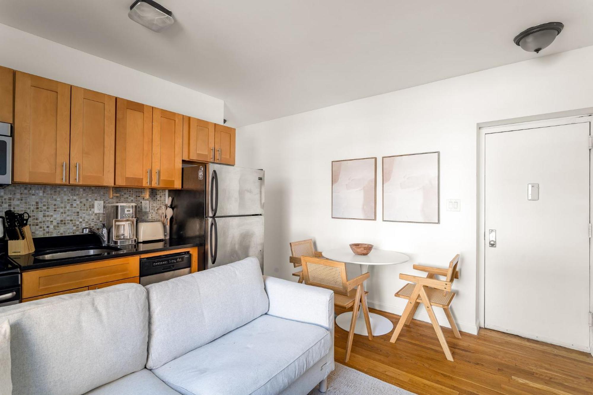 Spacious 3bedroom 1bath In The Heart Of The Lower East Side Near Iconic Nyc Landmarks Apartamento *