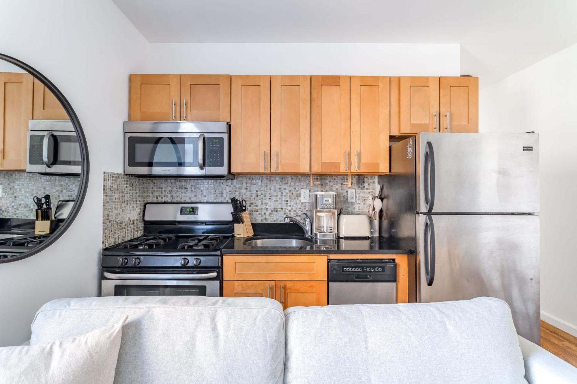 Spacious 3bedroom 1bath In The Heart Of The Lower East Side Near Iconic Nyc Landmarks Apartamento